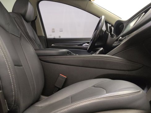 Used 2018 Buick Enclave Essence AWD/4WD image 21