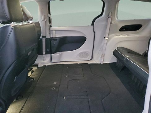 Certified 2022 Chrysler Pacifica Limited FWD image 6