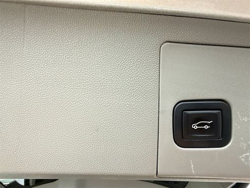 Used 2018 Cadillac XT5 Luxury w/ Driver Awareness Package image 31