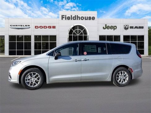 New 2026 Chrysler Pacifica Select image 26