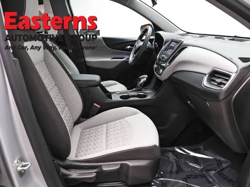 Used 2022 Chevrolet Equinox LT FWD image 23