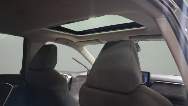 Used 2020 Toyota RAV4 XLE w/ Convenience Package FWD image 15