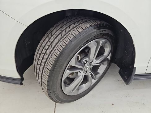 Used 2024 Honda Accord EX image 34