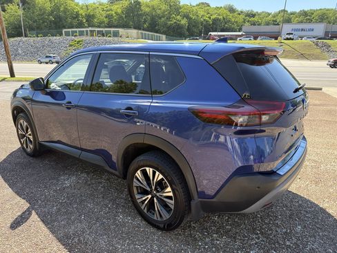 Used 2021 Nissan Rogue SV FWD image 7