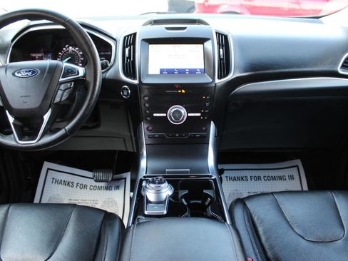 Used 2020 Ford Edge Titanium image 18