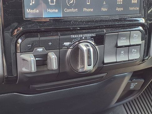 Used 2023 RAM 1500 Big Horn AWD/4WD image 29