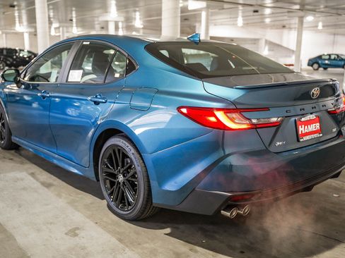 New 2026 Toyota Camry SE FWD image 9
