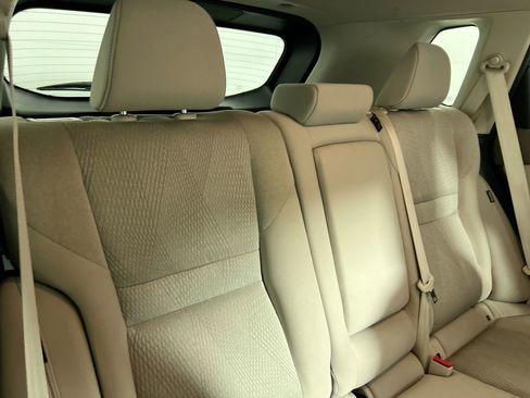 Used 2025 Nissan Rogue SV image 30