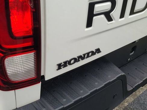 Used 2025 Honda Ridgeline Black Edition image 6