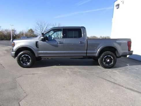 Used 2021 Ford F250 Lariat image 3