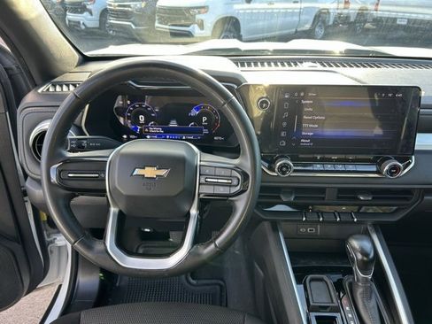 Used 2024 Chevrolet Colorado LT image 17