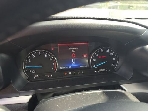 Used 2024 Ford Explorer XLT RWD image 9