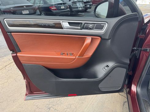 Used 2017 Volkswagen Touareg Executive image 4