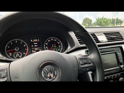 Used 2013 Volkswagen Passat 2.5 SE FWD image 9
