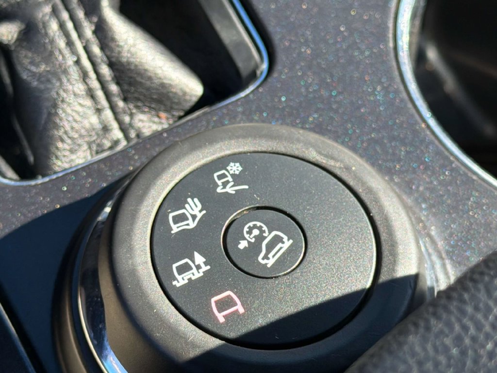 Used 2018 Ford Explorer Limited AWD/4WD image 35