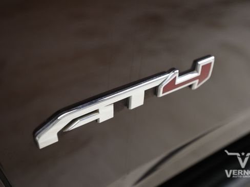 Used 2022 GMC Yukon XL AT4 AWD/4WD image 37