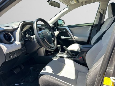 Used 2016 Toyota RAV4 XLE AWD/4WD image 9