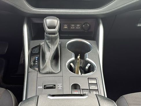 Used 2023 Toyota Highlander L image 26