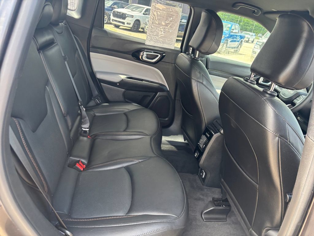Used 2023 Jeep Compass Limited AWD/4WD image 32