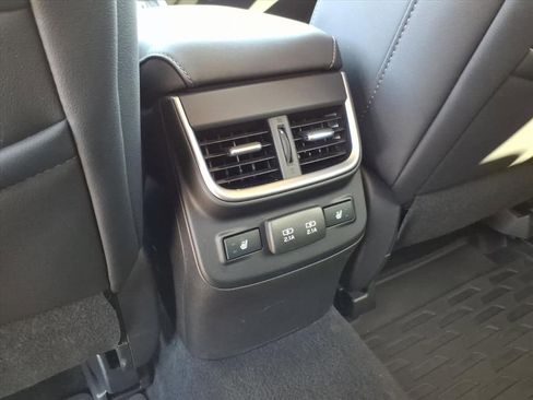 Used 2022 Subaru Outback Limited image 11