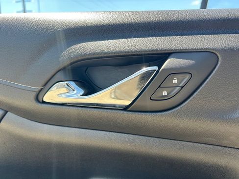 Used 2023 GMC Acadia SLE w/ Driver Convenience Package FWD image 28