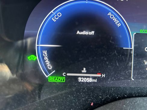 Used 2025 Toyota Sienna XLE Woodland Edition AWD/4WD image 9