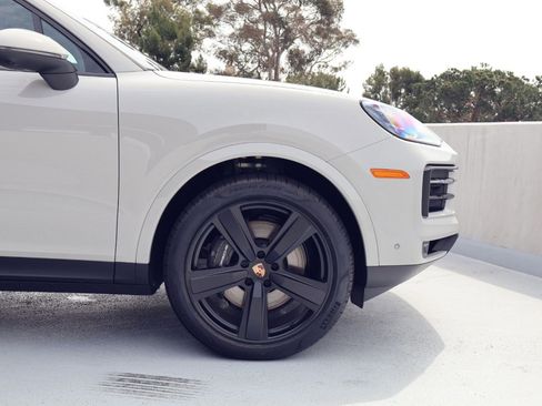 New 2026 Porsche Cayenne image 11