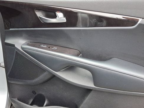 Used 2018 Kia Sorento LX image 10