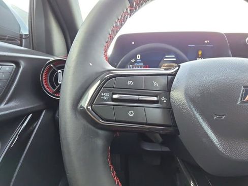 Used 2025 Chevrolet Equinox RS w/ Convenience Package III image 11