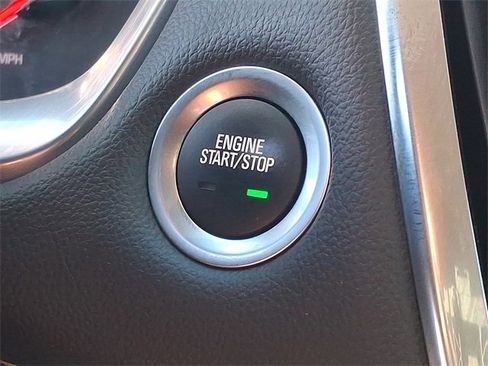 Used 2020 Chevrolet Traverse Premier image 23