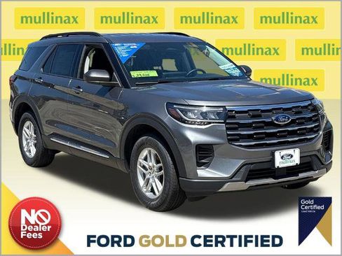 Certified 2025 Ford Explorer Active AWD/4WD image 1