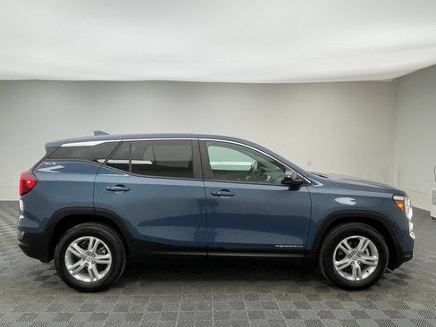 Used 2024 GMC Terrain SLE FWD image 5