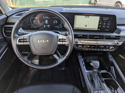 Certified 2024 Kia Telluride S w/ S Sunroof Package image 18