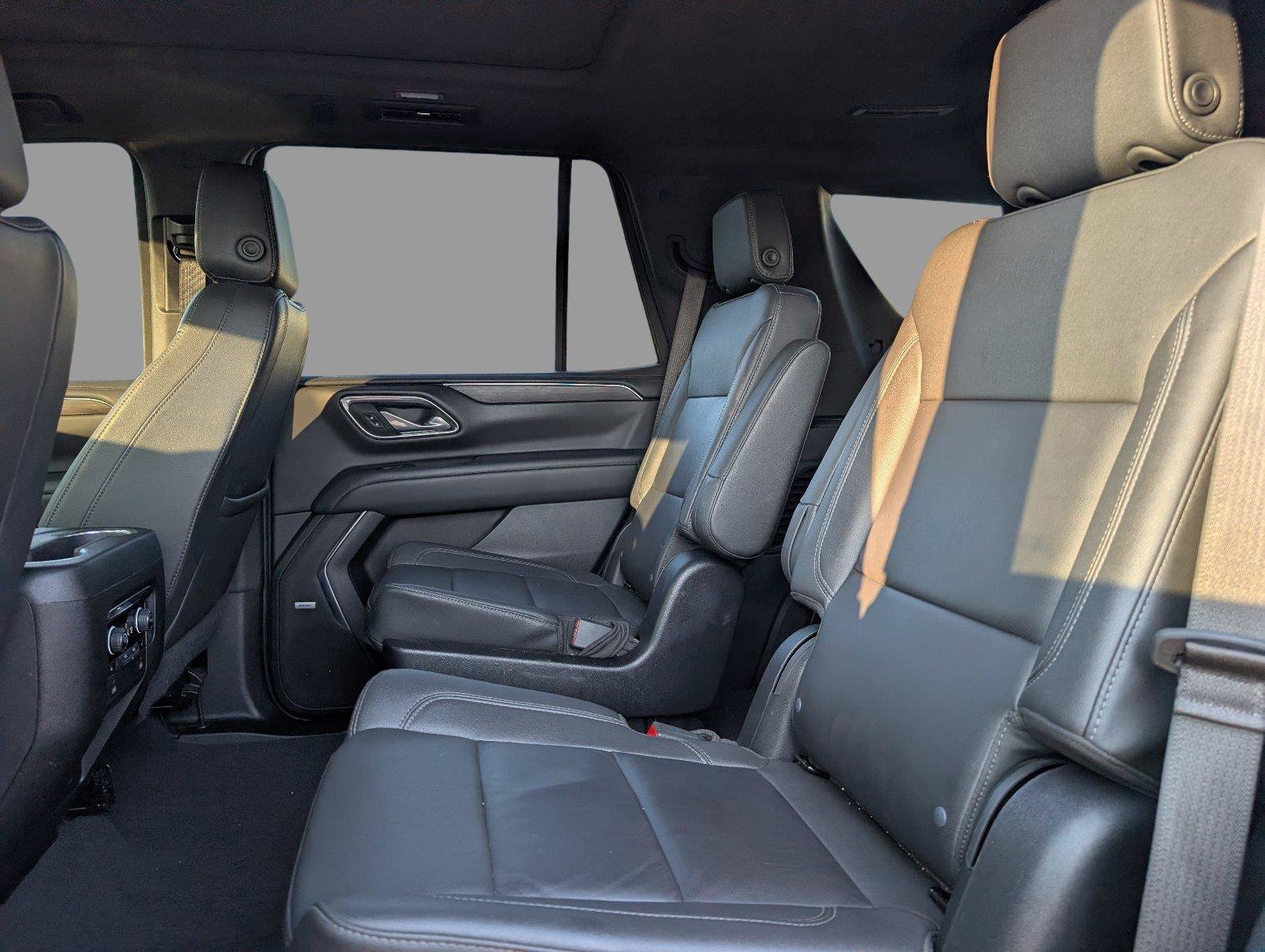 Used 2024 Chevrolet Tahoe Z71 w/ Luxury Package AWD/4WD image 34