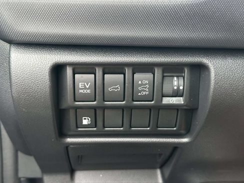 Used 2025 Subaru Forester Limited w/ Popular Package AWD/4WD image 32