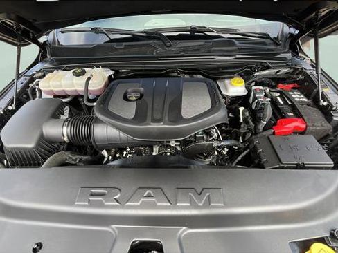 Used 2025 RAM 1500 Laramie w/ Night Edition image 28