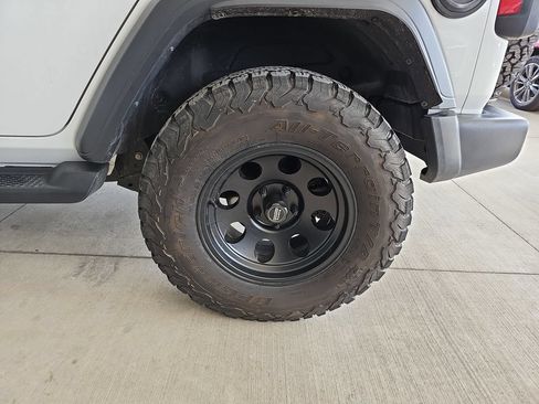 Used 2019 Jeep Wrangler Unlimited Sport S AWD/4WD image 37