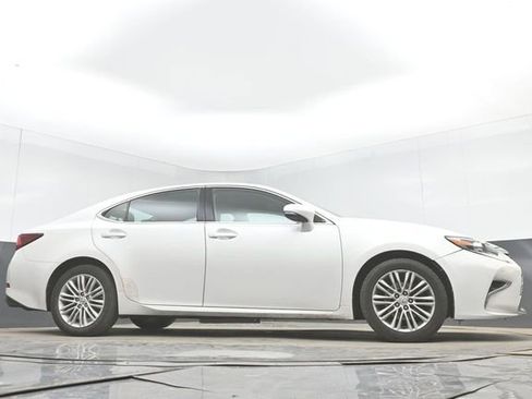 Used 2016 Lexus ES 350 w/ Premium Package w/Wood Trim FWD image 34