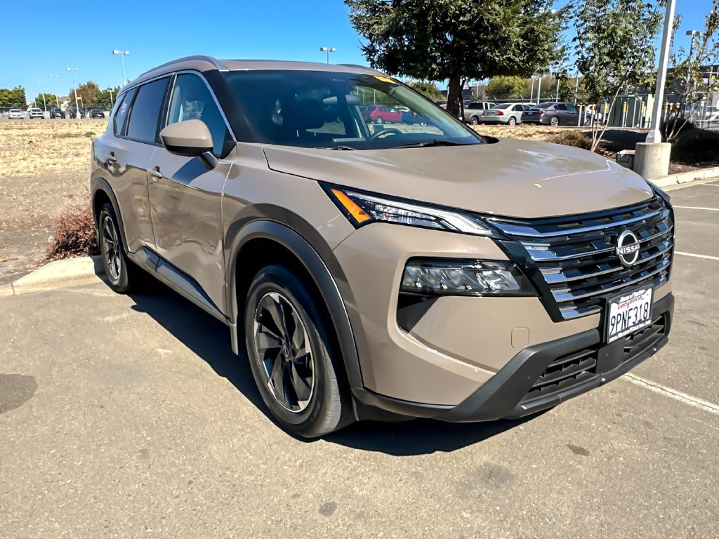 Used 2024 Nissan Rogue SV w/ SV Premium Package FWD image 1
