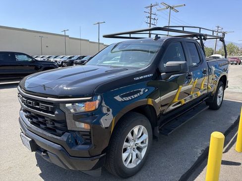 Used 2023 Chevrolet Silverado 1500 Custom RWD image 2