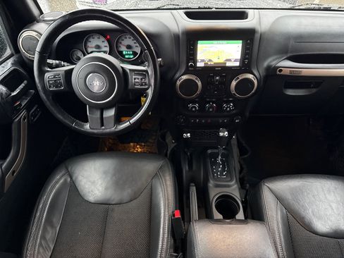 Used 2017 Jeep Wrangler 75th Anniversary image 19