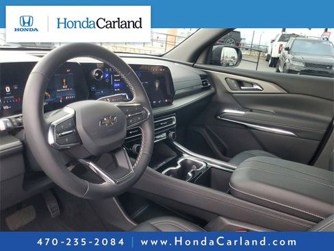 Used 2025 Chevrolet Traverse LT w/ Midnight/Sport Edition image 12