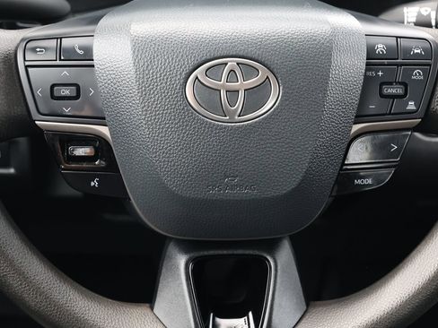 Used 2025 Toyota Camry LE FWD image 18