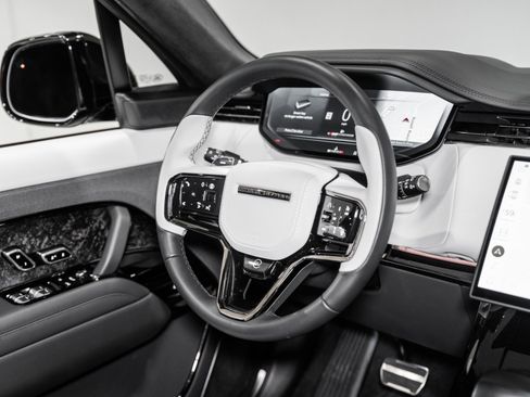 Used 2025 Land Rover Range Rover Sport SV Edition Two image 30