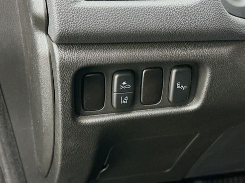 Used 2025 Mitsubishi Outlander Sport SE image 17