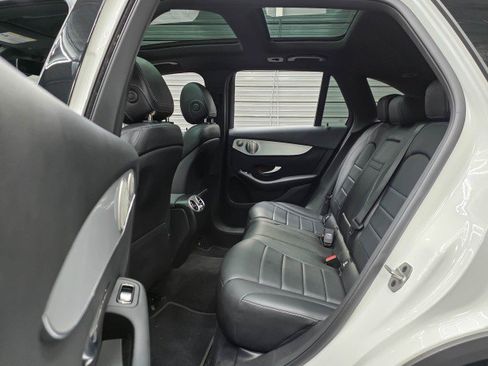 Used 2021 Mercedes-Benz GLC 300 4MATIC image 16