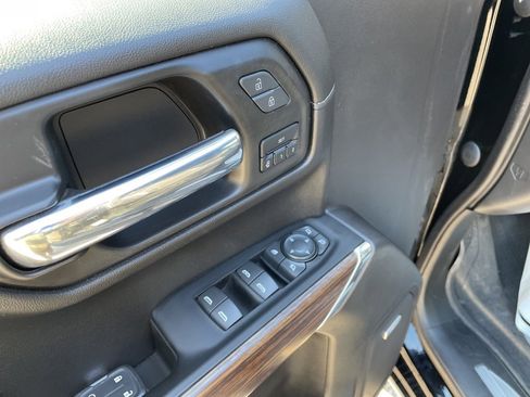 Used 2022 Chevrolet Silverado 1500 High Country w/ Technology Package image 14