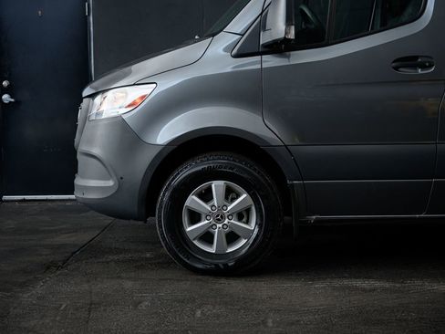 Used 2022 Mercedes-Benz Sprinter 2500 image 7