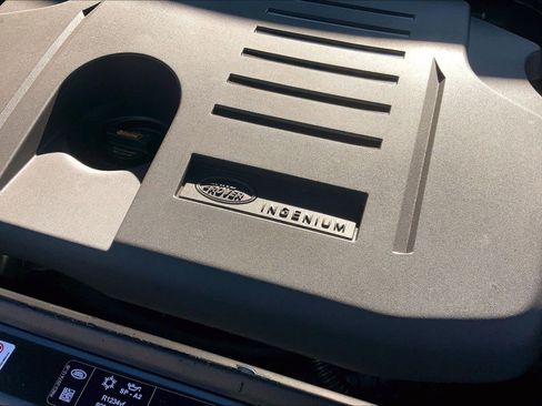 New 2025 Land Rover Range Rover Sport SE image 17