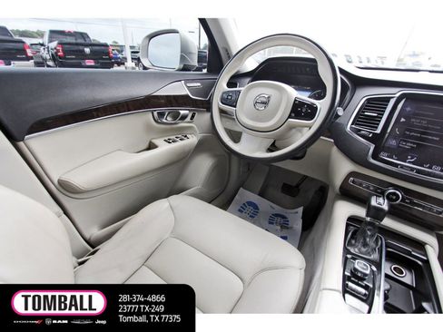Used 2016 Volvo XC90 T6 Momentum w/ Momentum Plus Package image 9